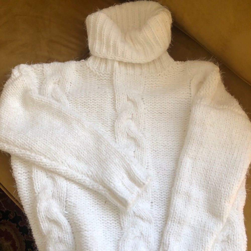NWOT Chelsea & Theodore Cableknit Sweater